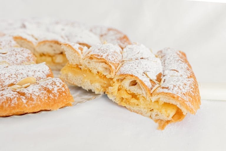 Ensaimada Crema quemada con almendras